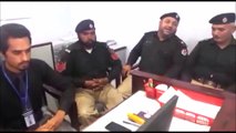 Naat Shareef In Beautifull Voice Pakistan Police Officer, A Police Man Reciting Naat Sharif