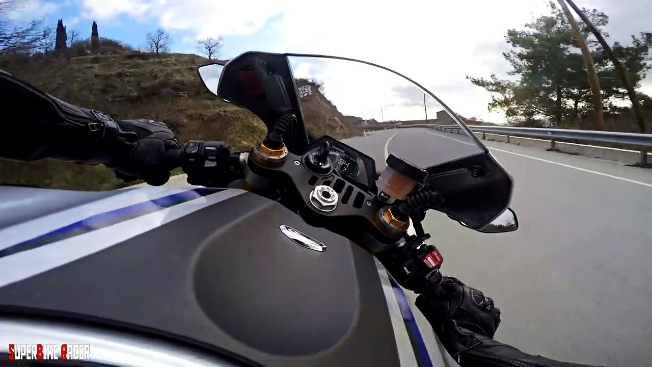 Yamaha R1 and Kawasaki Ninja Motorcycle Street Fight Riding-EXE