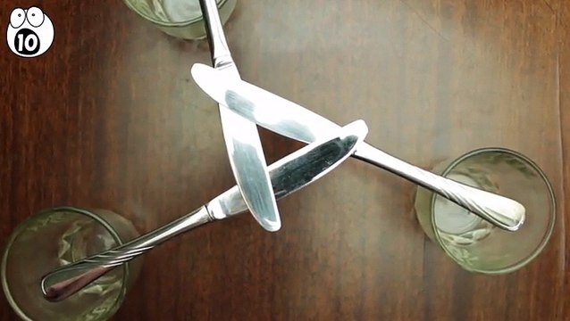 10 Awesome Bar Tricks You'll Always Win Free Drinks With - Ftw Video _ eBaum's World