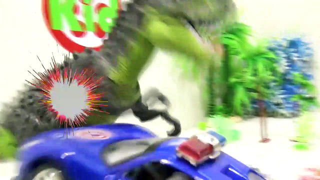 KHỦNG LONG BẠO CHÚA cướp kẹo của xe ô tô tải bị cảnh sát bắt DINOSAUR AND CAR TOY STORY FOR KIDS 810-uV_KTM0T