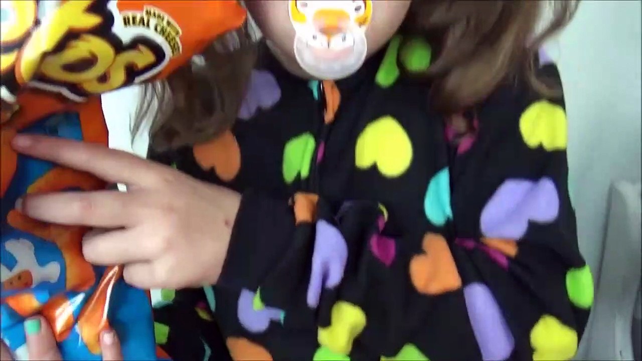 Bad Baby Giant Nachos and Candy Challenge Toy Freaks Victoria Annabelle-FyjT