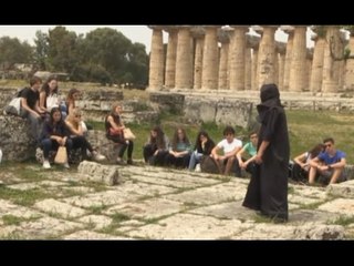 Descargar video: Festival della Filosofia in Cilento, mille liceali da tutta Italia (29.04.17)