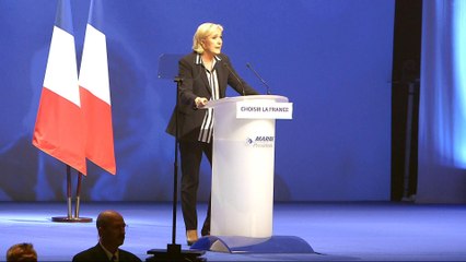 French election: Left disunity boosts Le Pen's chances