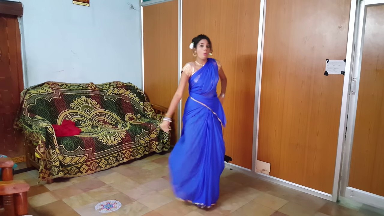 Indian home made girls dance