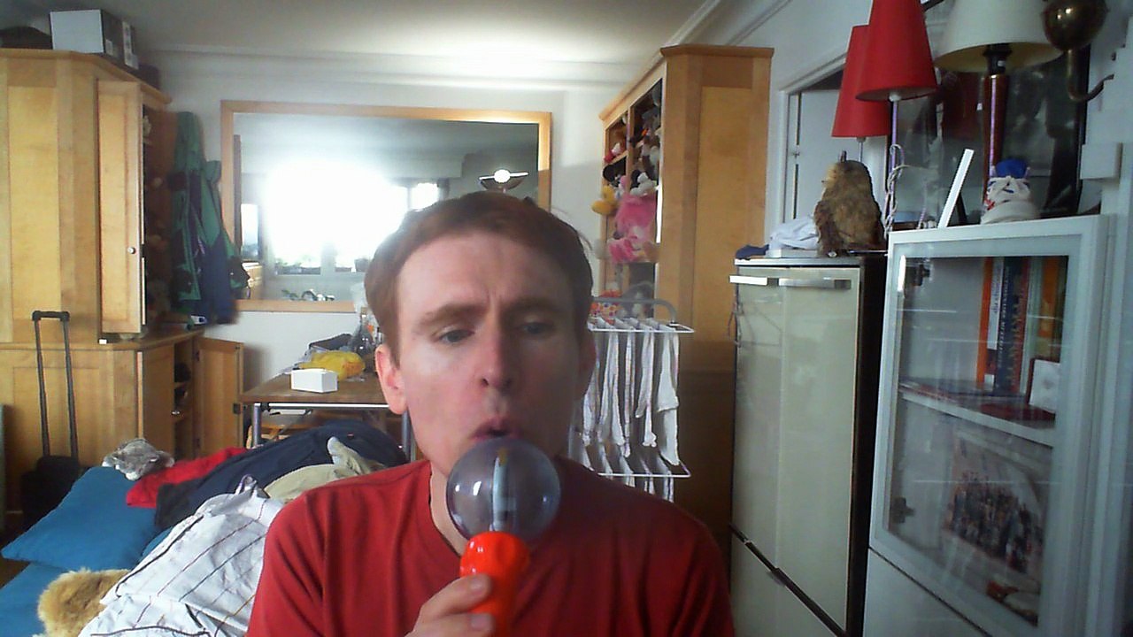 Wiwi égratigne "le fond des yeux" de Brice Conrad