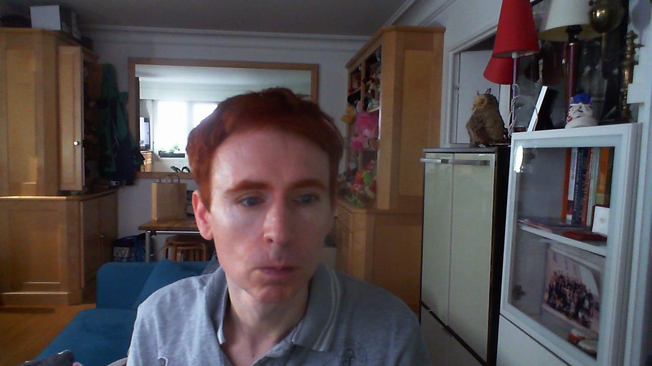 Wiwi égratigne "les feux de l'amour" d'Axel Tony