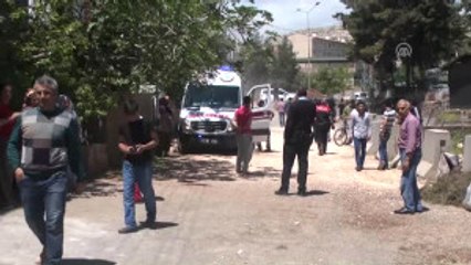 Otomobil Evin Balkonuna Çarptı: 4 Yaralı