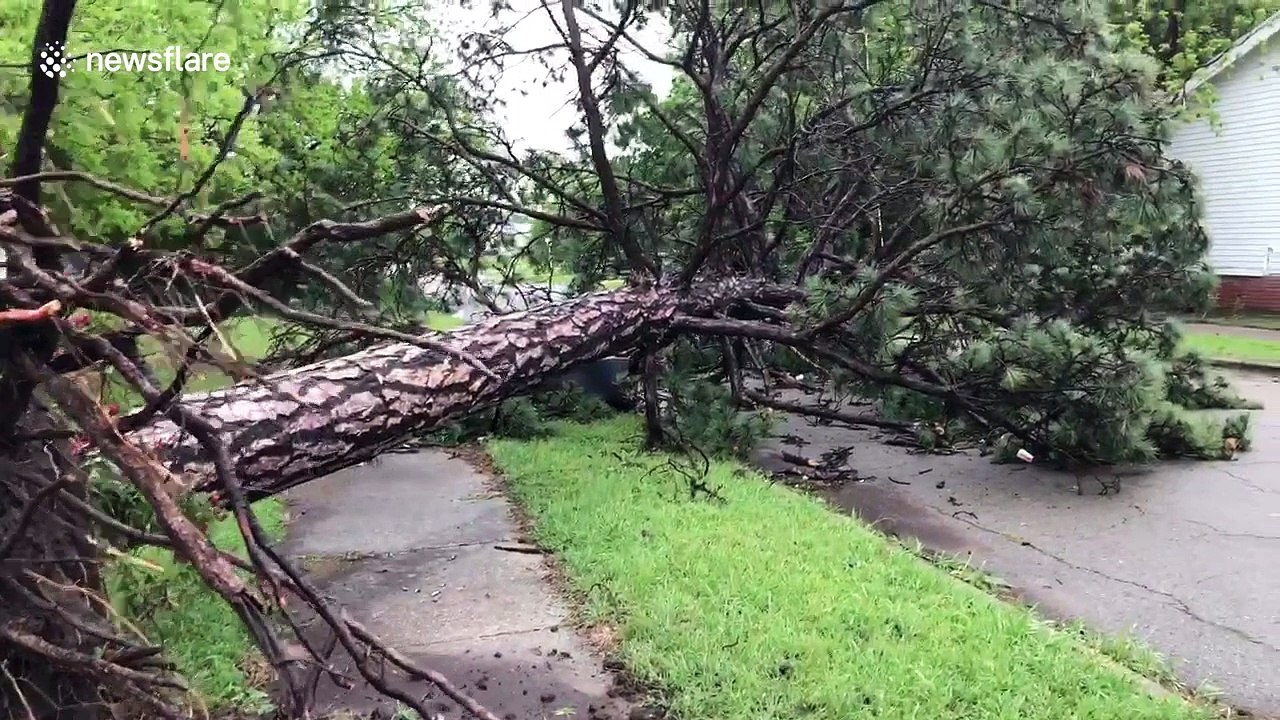 Storm tears through Oklahoma City