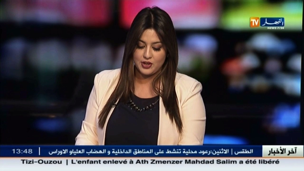 اطفال جزائريون يمسحون زجاج السيارات لكسب قوت يومهم