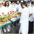 RIP Vinod Khanna- Amitabh Bachchan and more celebs attend Vinod Khanna's funeral