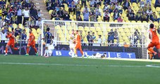 Fenerbahçeli Şener Özbayraklı, Hatasıyla Taraftarları İsyan Ettirdi