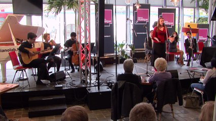 "Manhattan Bridge" par l'American Music Theater LIVE