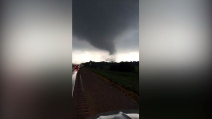 Horrifying moment a killer tornado in Texas approaches