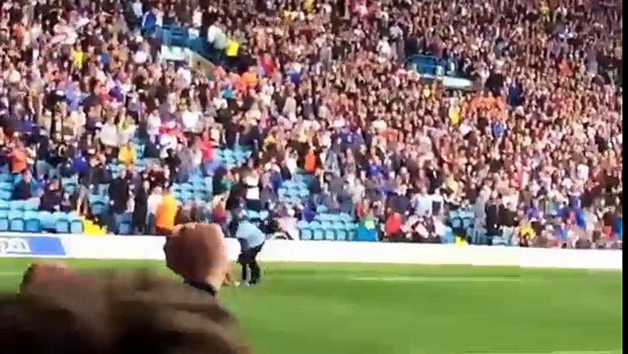 Evertons friendly with Leeds United interrupted   by a very bold streaker