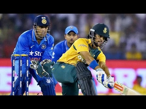 Cuttack Shame : Fans throw bottles on Indian players after they lost to South Africa in T20