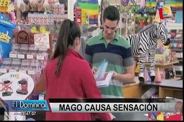 Este mago está arrasando con su mezcla de magia y humor en las calles