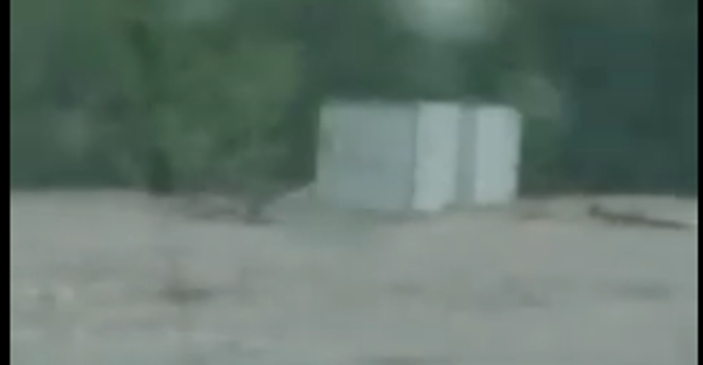 Missouri Flash Flood Washes Away Truck's Trailer