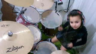 Metallica - Enter Sandman - Eduarda Henklein (5 anos) Drum cover