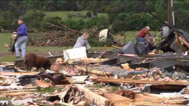 Tornados dejan al menos cinco muertos y cincuenta heridos en EE.UU.