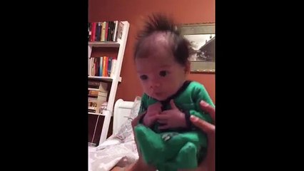 Ce bébé est le bébé le plus drôle du monde...