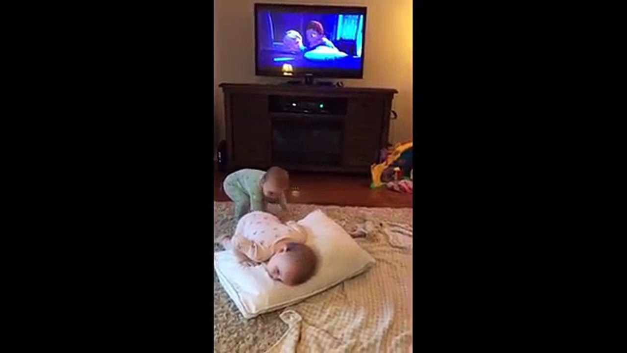 Des jumeaux recréent leur scène préférée de la Reine des Neiges