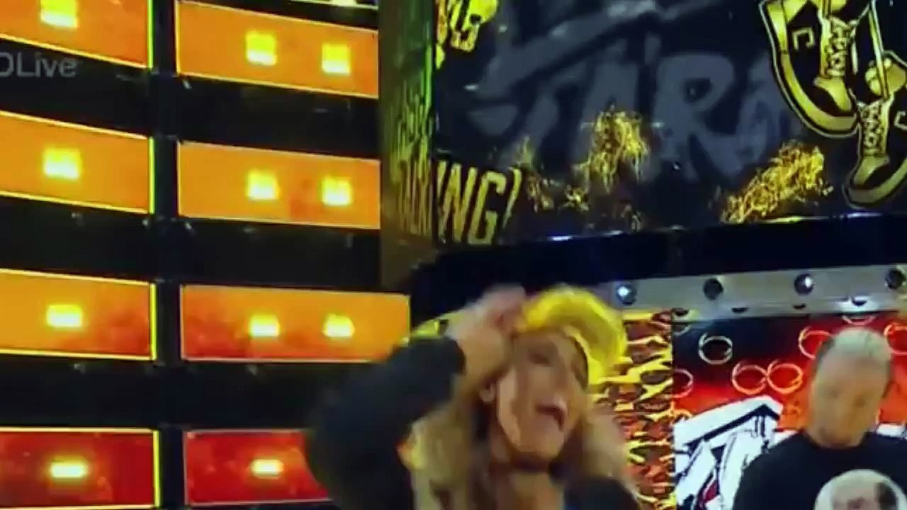 WWE SMACKDOWN 01-10-17 Carmella /w James Ellsworth vs CJ Lunde