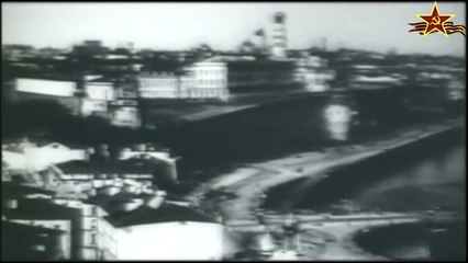 SSCB'de İlk 1 Mayıs Askeri Töreni