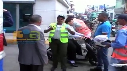 Asaltan a una Amet durante realizaba su trabajo a plena luz del dia