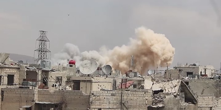 East Damascus Suburb Targeted by 'Over a Dozen' Air Raids
