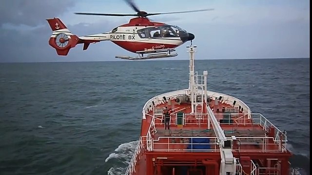 TOP 10 EXTREME HELICOPTERS! Incredible landings, takeoffs, aerobatics, flybys and amazing choppers!!