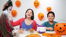 DIY Halloween Recipes - Halloween Cookies & Oreo cookies challenge! Halloween snacks for kids-9Jq6K