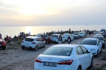 Bozcaada doldu taştı! Yer bulamayan geri dönüyor