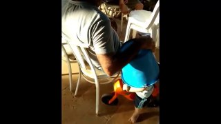 baby-kids-fails-2015-funny-baby-fail-hour-compilation-fun-17