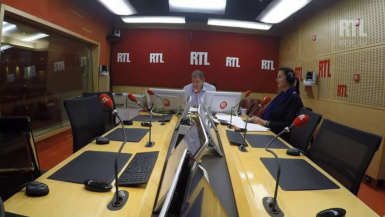 Présidentielle 2017 : Le Pen "essaie de se débarrasser de tous les signes FN", décrypte Alba Ventura