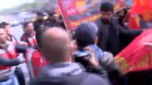 Beşiktaş'ta Gerginlik! Taksim'e Yürümek İsteyen 30 Kişilik Gruba Polisten Müdahale