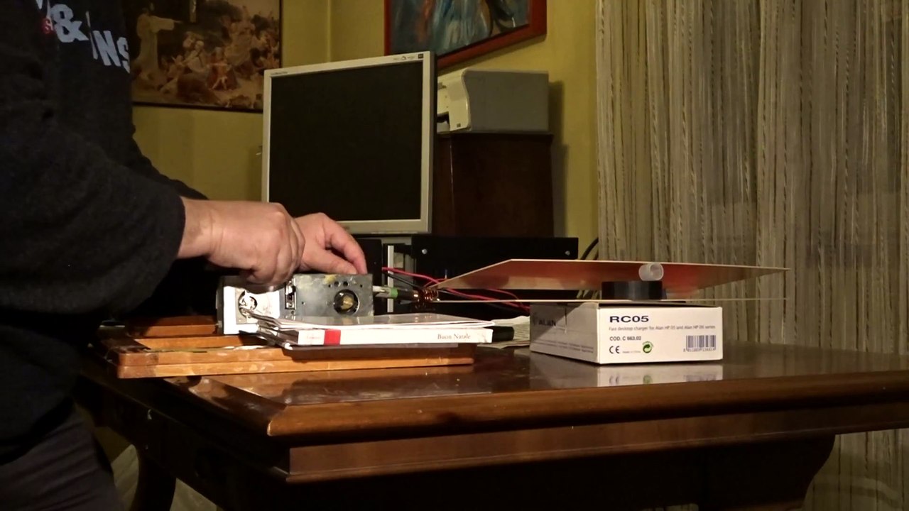 23 The Capacitor does not receive Magnetic Field Displacement Current not exist Grid Dip Meter