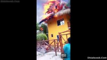 IMPRESIONANTE INCENDIO CONSUME VARIAS CASAS EN LAZARO CARDENAS MICHOACAN MEXICO