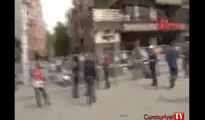 Talimhane'den Taksim'e girmeye çalışan gruba polis müdahalesi