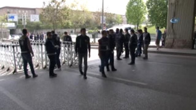 1 Mayıs, Tandoğan Meydanında Şenlik Havasında Başladı