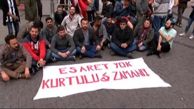 Beşiktaş'ta Oturma Eylemi Yapan Gruba Polis Müdahalesi