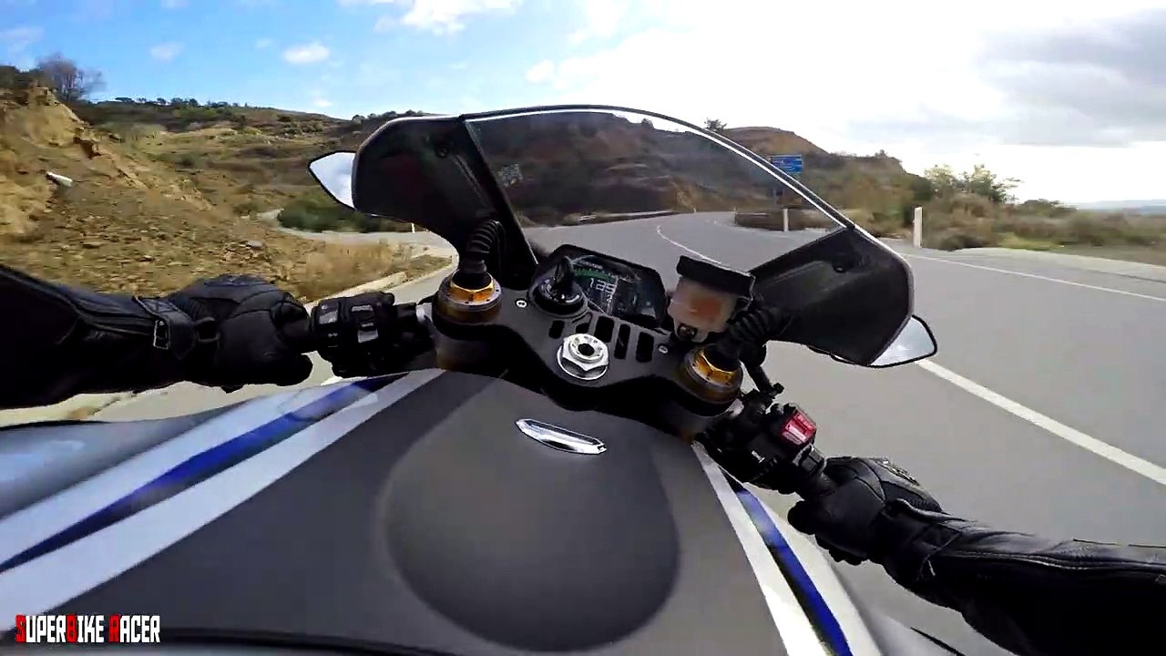 Yamaha R1 and Kawasaki Ninja Motorcycle Street Fight Riding-EXEq
