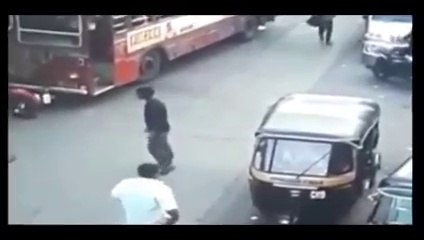 sakinaka bus accident in mumbai best bus-7AMJ2l