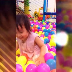 Cha yêu con vì con giống má... Xa là nhớ gần nhau là cười..!