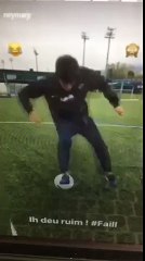 Hilarious Footage Shows Neymar Failing Horribly While Trying to Show Off Skills