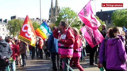 Download Video: Quimper. 1er-Mai : Près de 80 personnes répondent à l'appel de la CFDT