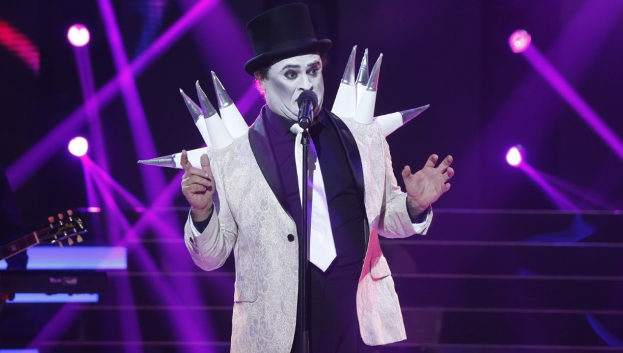 El Sevilla imita a  Javier Gurruchaga TCMS-4