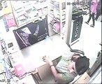 Lady Thef Stolen Smartphone From Mobile Shops L