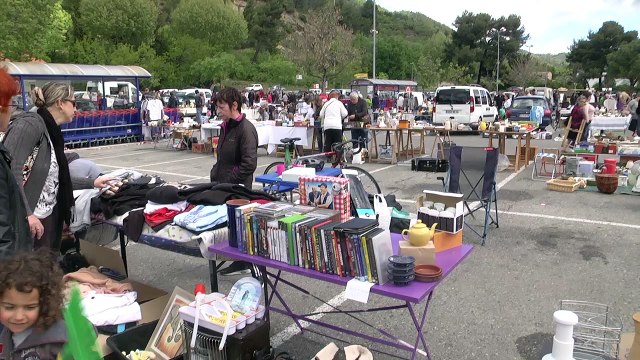 Alpes-de-Haute-Provence : le grand vide-grenier du Digne Basket Club à Digne-les-Bains