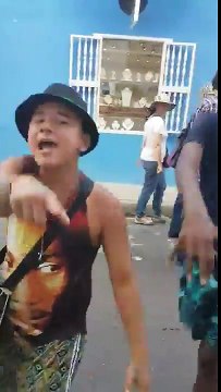 Freestyle par ces deux jeunes dans les rues Colombiennes