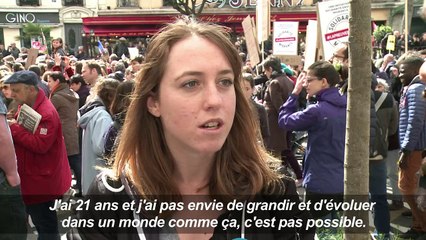 paroles d'anti-FN dans la manifestation parisienne